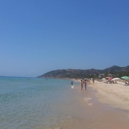 Villa Eden Home Holiday Santa Margherita di Pula Luaran gambar