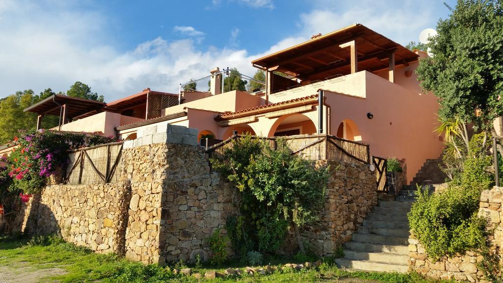 Villa Eden Home Holiday Santa Margherita di Pula Luaran gambar